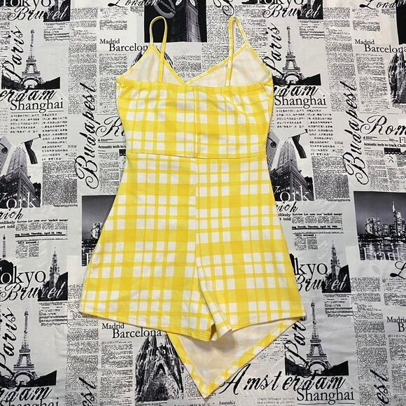 Rue 21 Women's Yellow white plaid print mini dress wrap ruched handkercheif hem - Picture 2 of 3